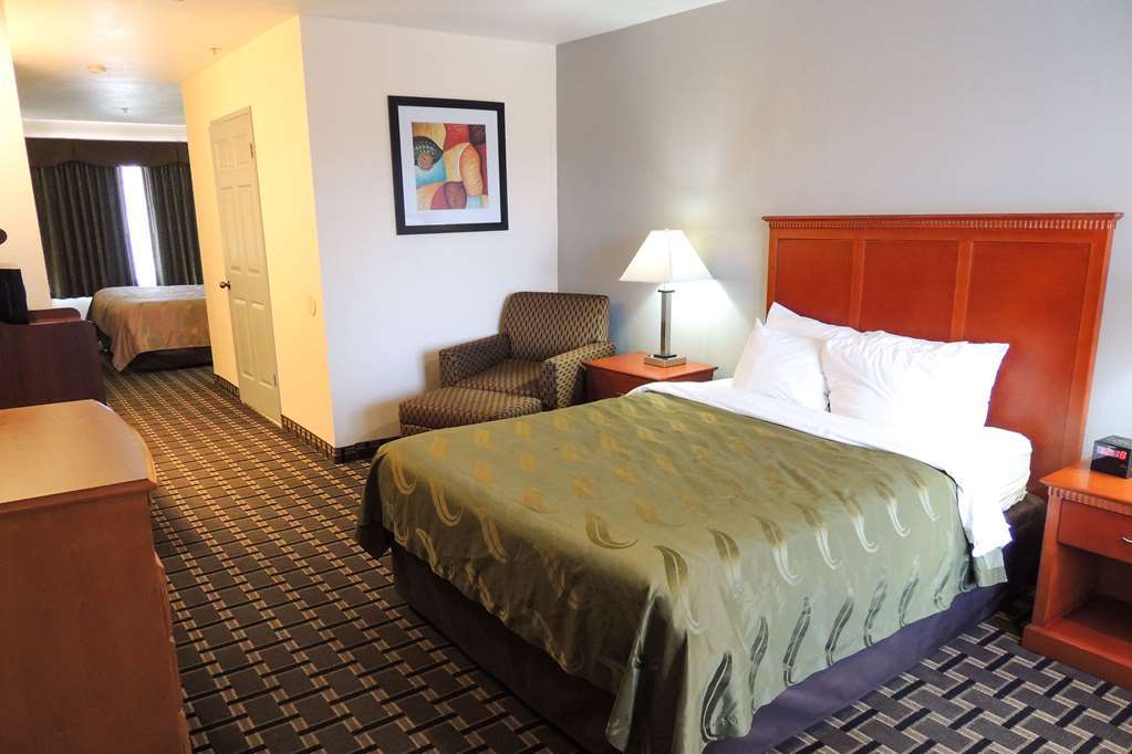 Quality Inn & Suites Huntington Beach Room photo